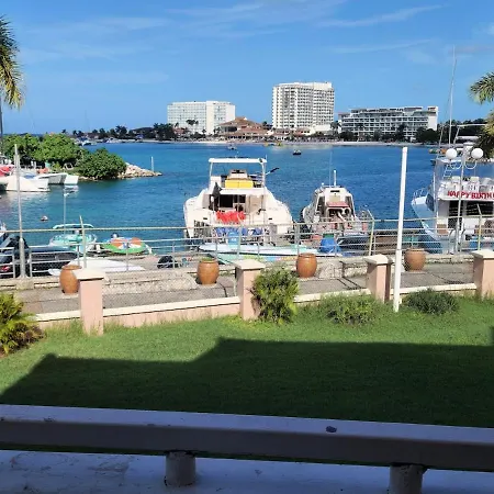 Ocho Rios Seaview Retreat Apartment